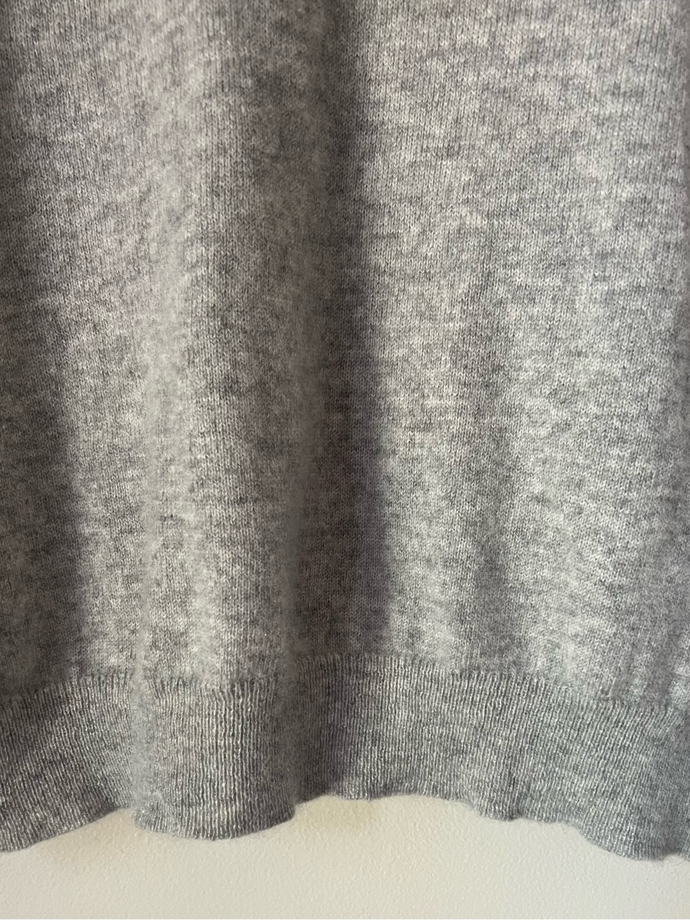 Faherty Solange Cashmere Sweater Pullover Turtleneck Heather Gray Burgundy L - Picture 10 of 12